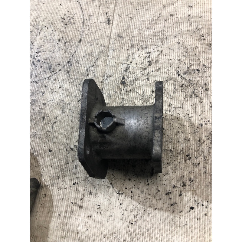 Крепление вакуумного усилителя (двигатель и элементы) BMW 3-series E30 32480543