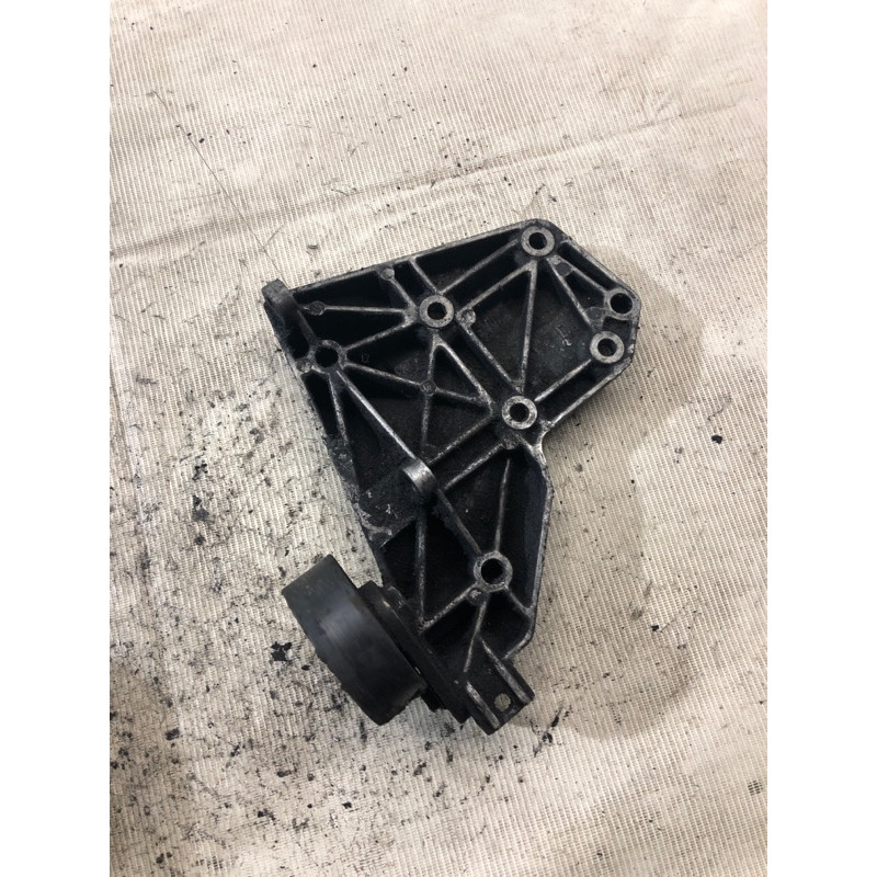 Кронштейн компрессора кондиционера (кронштейны двигателя) BMW 5-series E39 64552246146