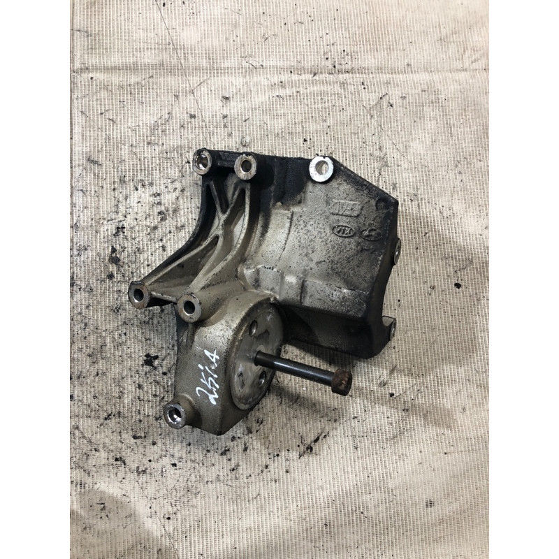 Кронштейн (двигатель и элементы) KIA Sorento BL 2007 2.5 CRDI 252714A001