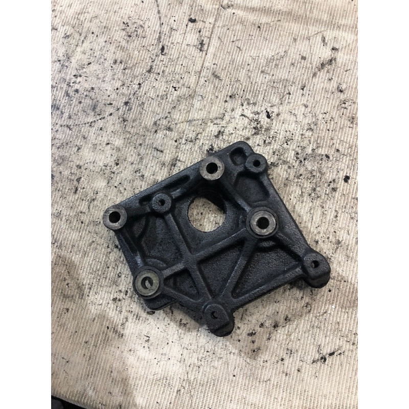 Кронштейн (двигатель и элементы) Mazda 6 GG 2002 2.0 RF5