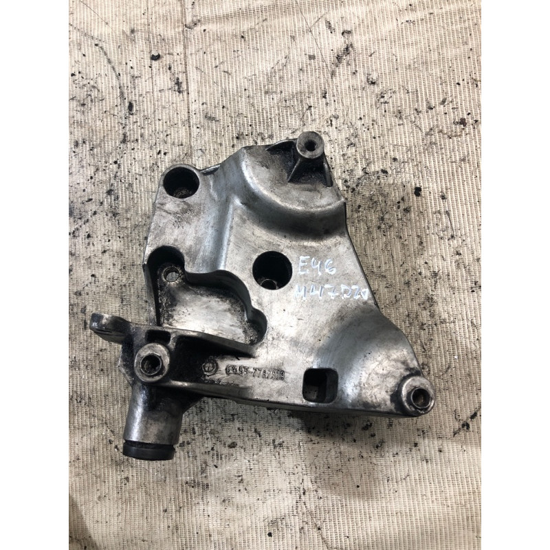 Кронштейн компрессора кондиционера (кронштейны двигателя) BMW 3-series E46 64557787319