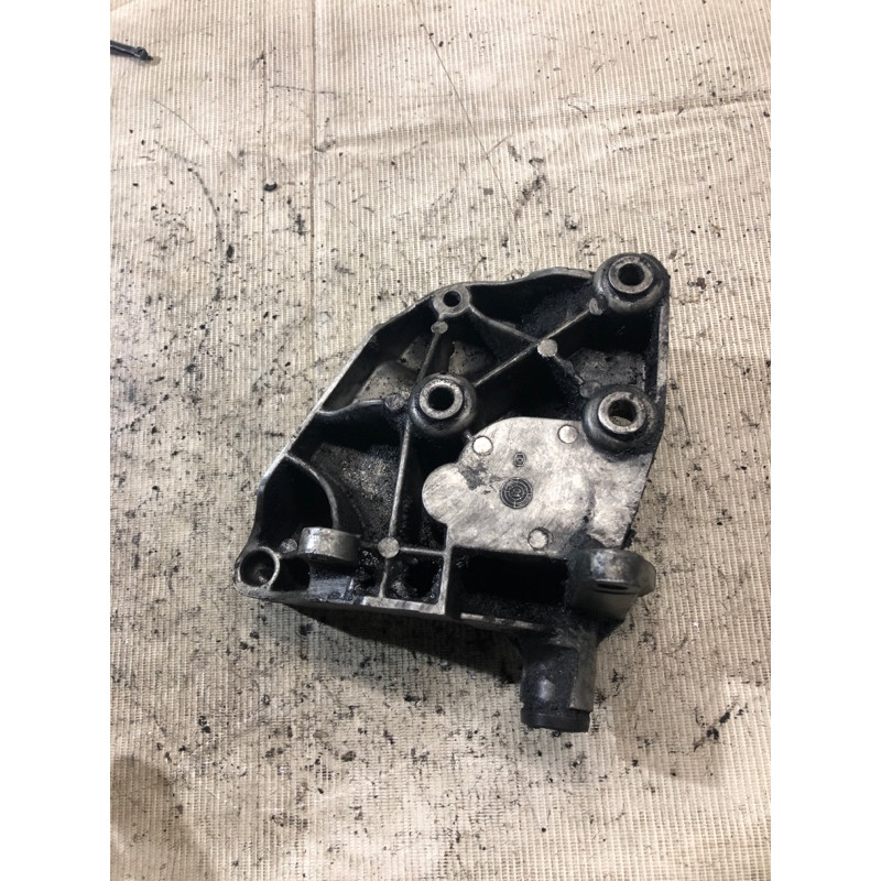 Кронштейн компрессора кондиционера (кронштейны двигателя) BMW 3-series E46 64557787319