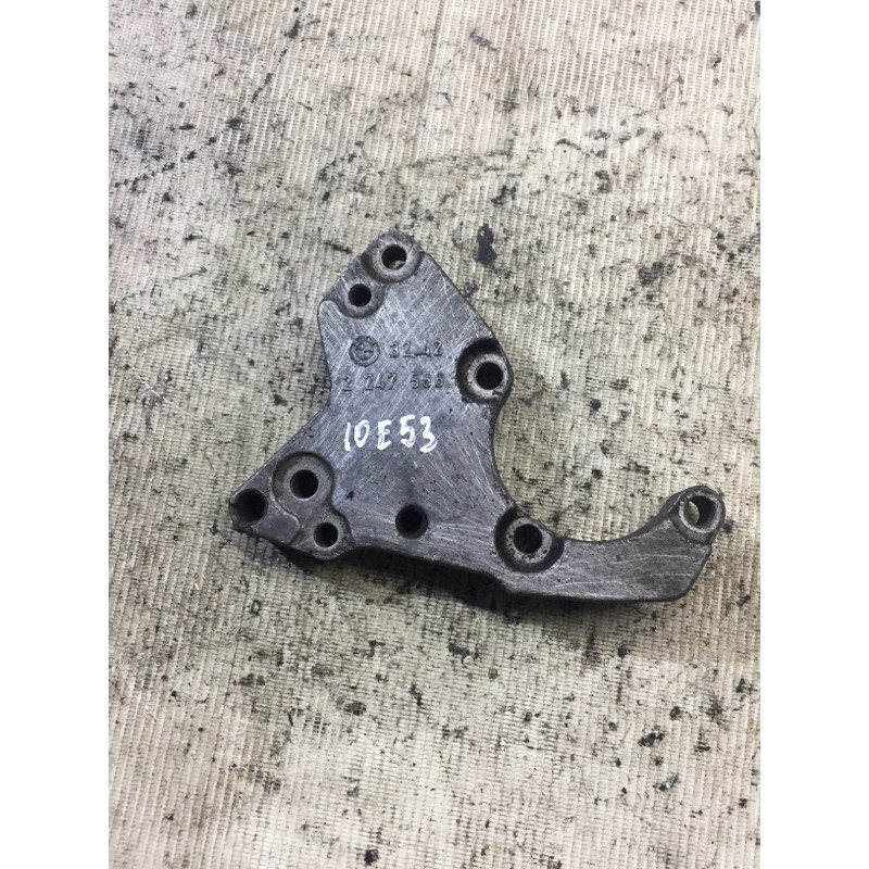 Кронштейн насоса гидроусилителя (кронштейны двигателя) BMW X5 E53 M57d30 32422247556