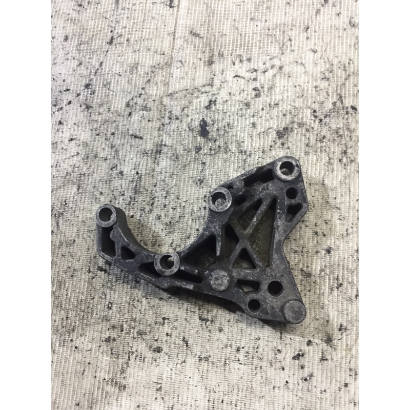 Кронштейн насоса гидроусилителя (кронштейны двигателя) BMW X5 E53 M57d30 32422247556