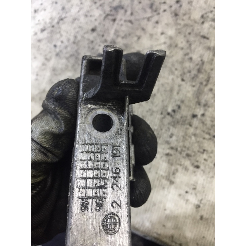 Кронштейн ТНВД (кронштейны двигателя) BMW 5-series E39 1999 M51d25 13 51 2 246 191