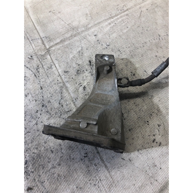 Кронштейн подушки двигателя (кронштейны двигателя) BMW 3-series E46 1999 M47D20 22111095084