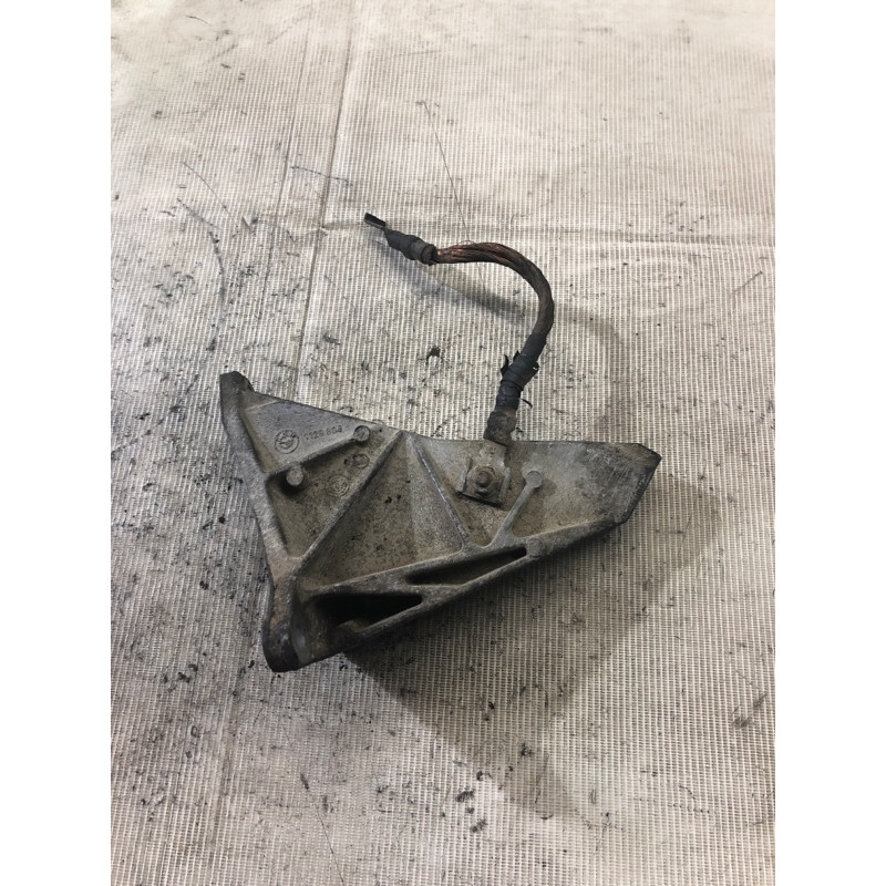 Кронштейн подушки двигателя (кронштейны двигателя) BMW 5-series E34 11811129806