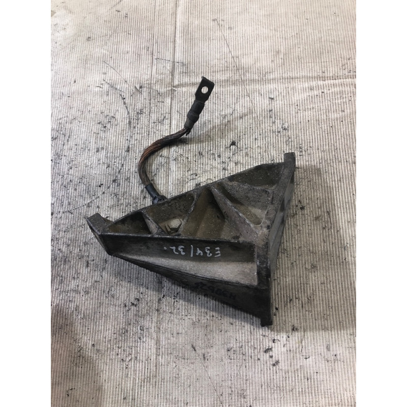 Кронштейн подушки двигателя (кронштейны двигателя) BMW 5-series E34 11811129806