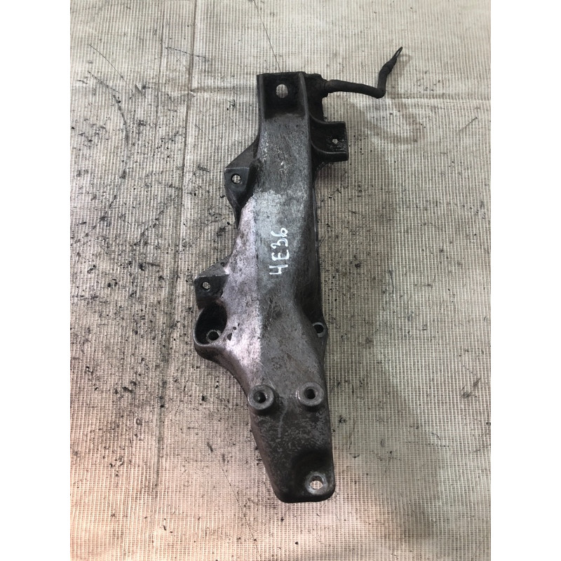 Кронштейн подушки двигателя (кронштейны двигателя) BMW 3-series E36 1993 M40B18 11 81 1 137 015