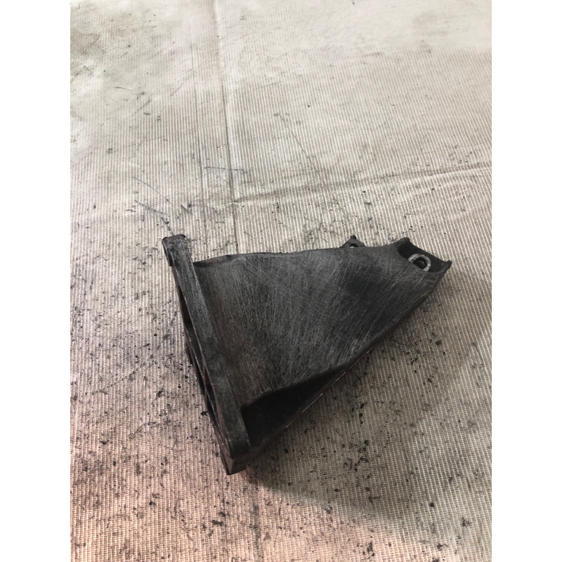 Кронштейн подушки двигателя (кронштейны двигателя) BMW 5-series E39 22116751582