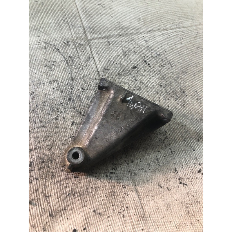 Кронштейн подушки двигателя (кронштейны двигателя) Mercedes-Benz E-class W211 2006 3.2 M112.946 a1122232104