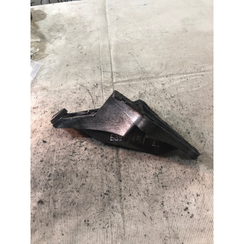 Кронштейн подушки двигателя (кронштейны двигателя) BMW 5-series E39 22111092425