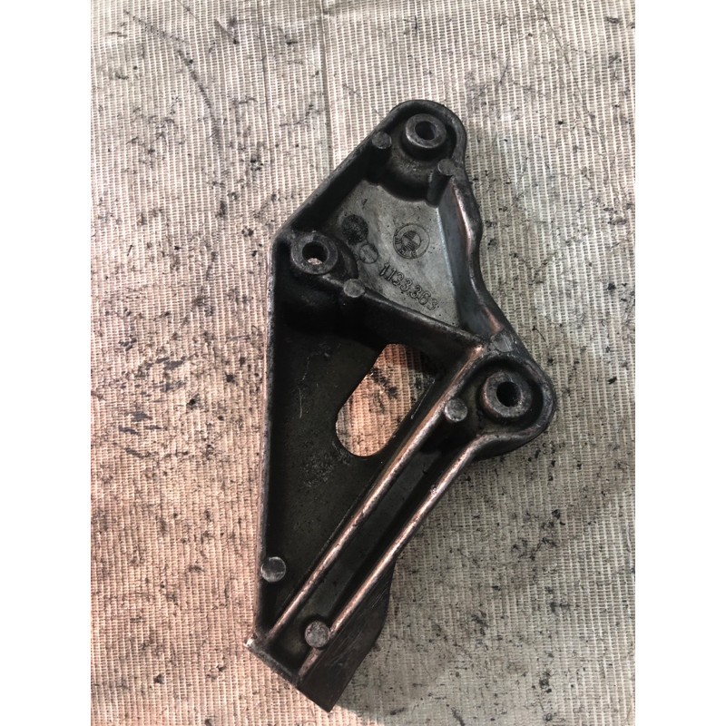 Кронштейн подушки двигателя (кронштейны двигателя) BMW 5-series E34 1993 M20b25 11811133363