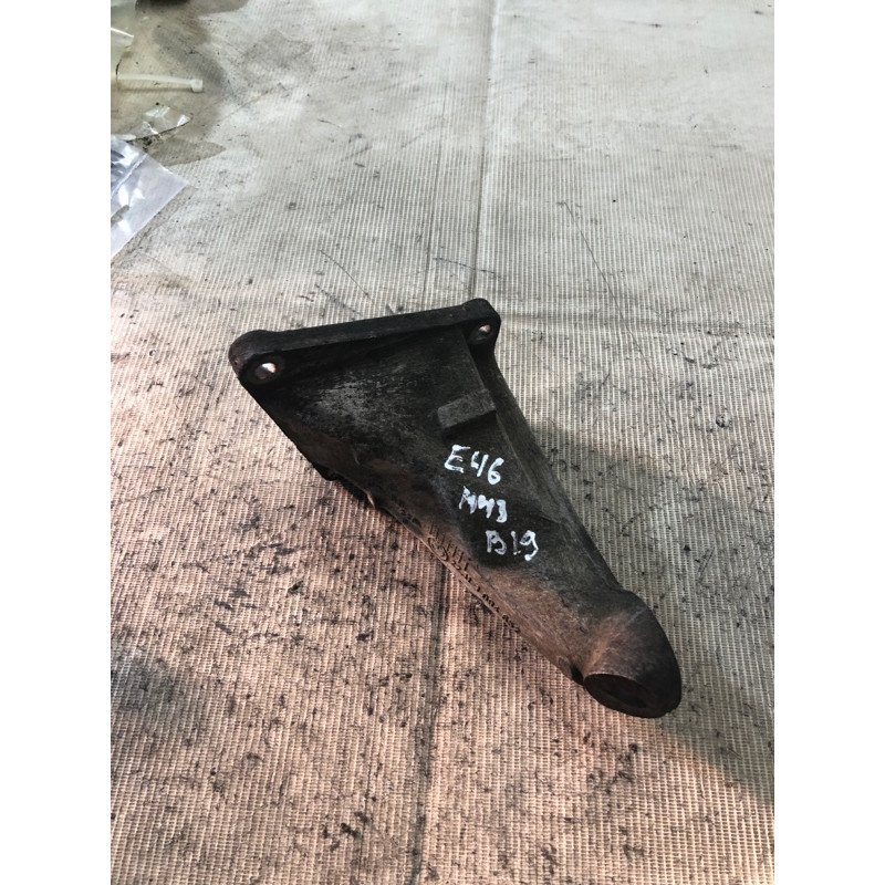 Кронштейн подушки двигателя (кронштейны двигателя) BMW 3-series E46 22111094652