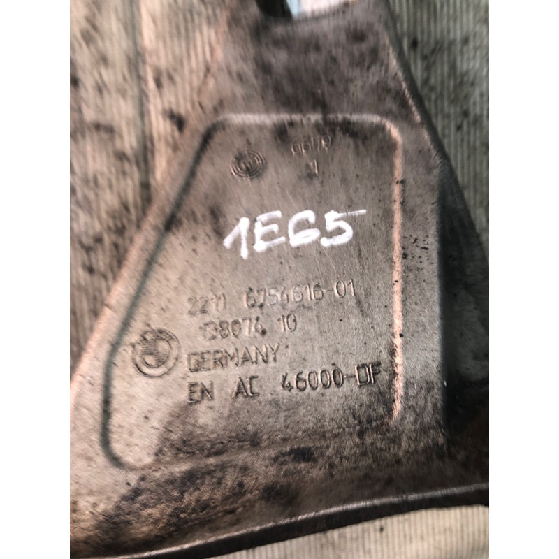 Кронштейн подушки двигателя (кронштейны двигателя) BMW 7-series E65 N62B44 22116754616