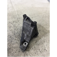 Кронштейн подушки двигателя