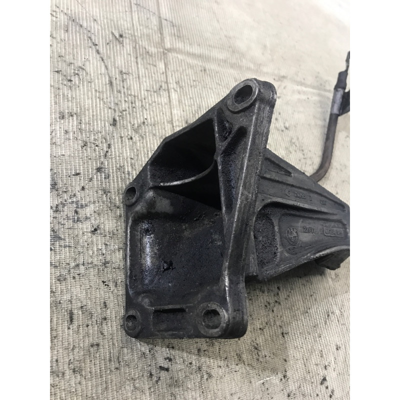 Кронштейн подушки двигателя (кронштейны двигателя) BMW 3-series E46 22116754185