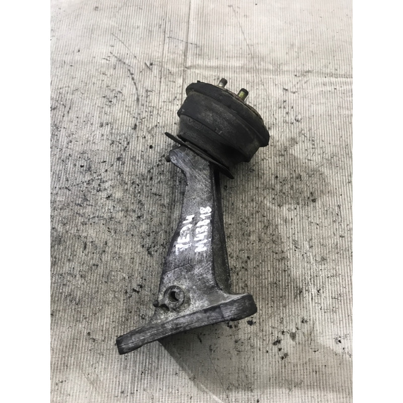 Кронштейн подушки двигателя (кронштейны двигателя) BMW 5-series E34 1994 M43b18 11811136614