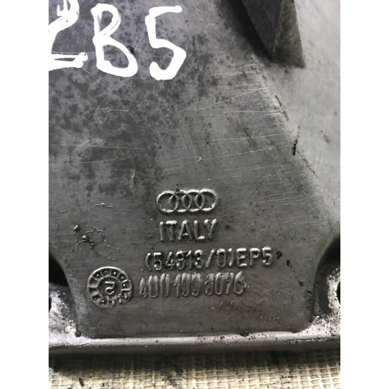 Кронштейн подушки двигателя (кронштейны двигателя) Volkswagen Passat B5 2003 2.5 AKN 4B0199307C