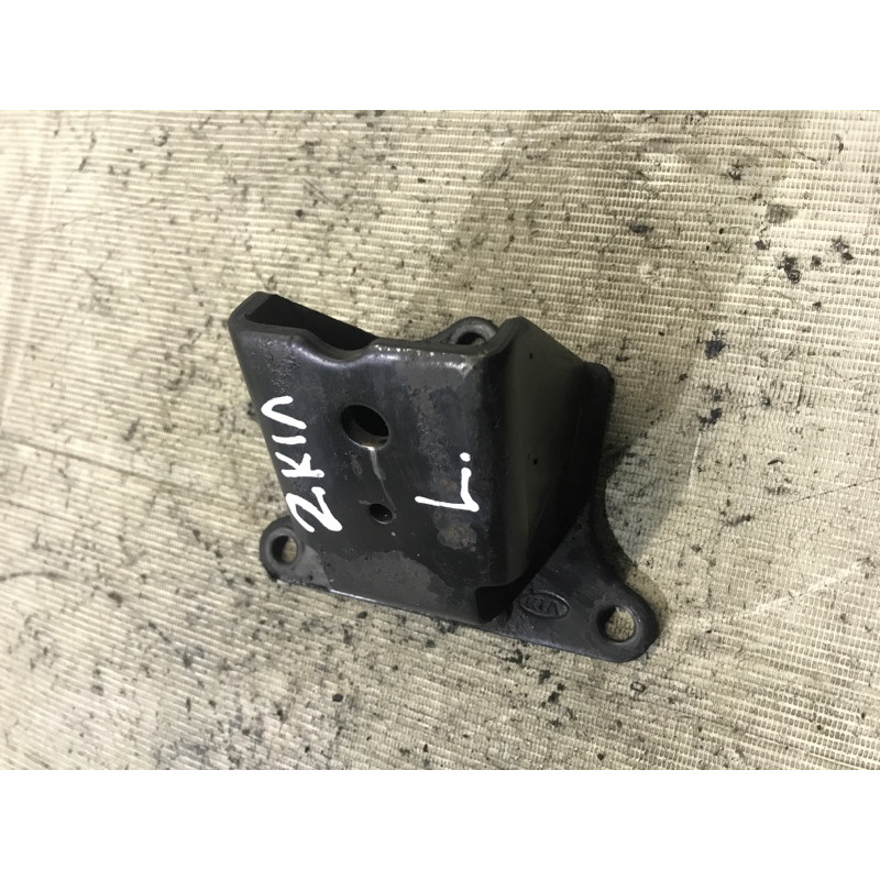 Кронштейн подушки двигателя (кронштейны двигателя) KIA Sorento BL 2007 2.5 CRDI