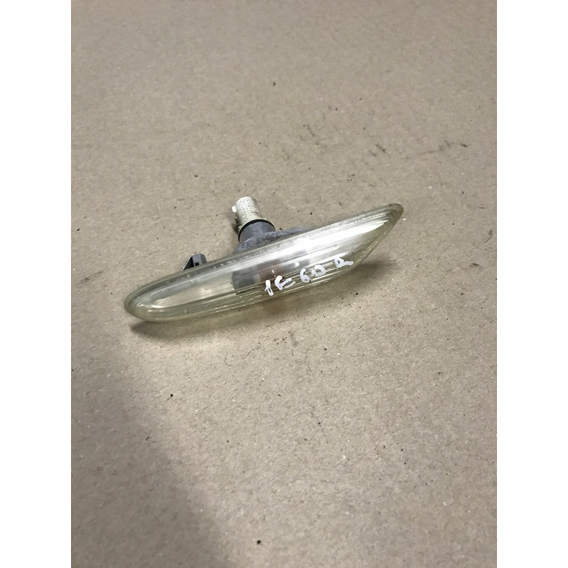 Повторитель поворота (оптика) BMW 5-series E60 2004 M54B22 63137165742