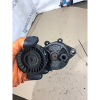 Натягувач приводного ременя