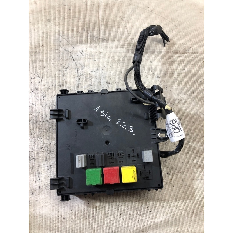 Блок предохранителей (электрика) Opel SIGNUM 1 2006 2.2 YH 13205774