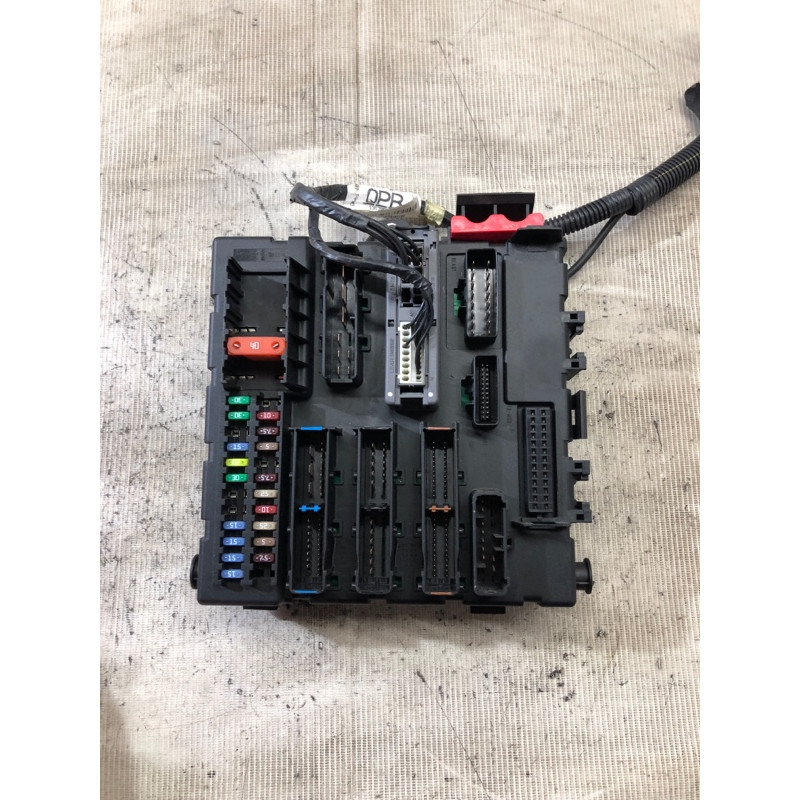 Блок предохранителей (электрика) Opel SIGNUM 1 2006 2.2 YH 13205774