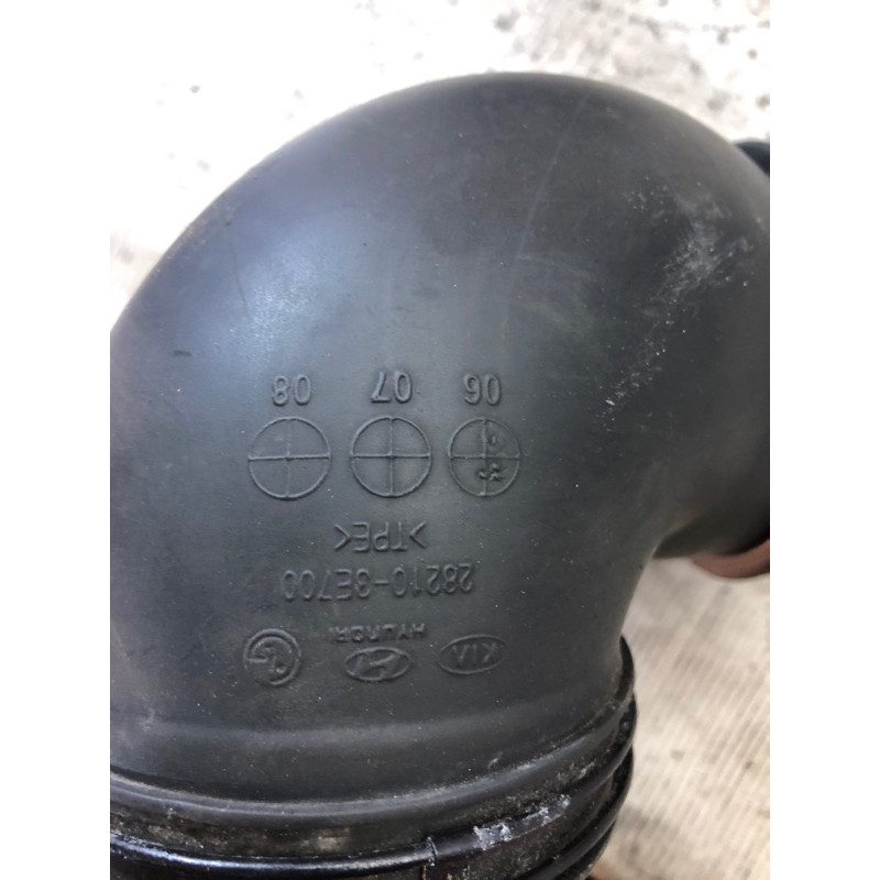 Гофра расходомера (впускная система) KIA Sorento BL 2007 2.5 CRDI 282103e700