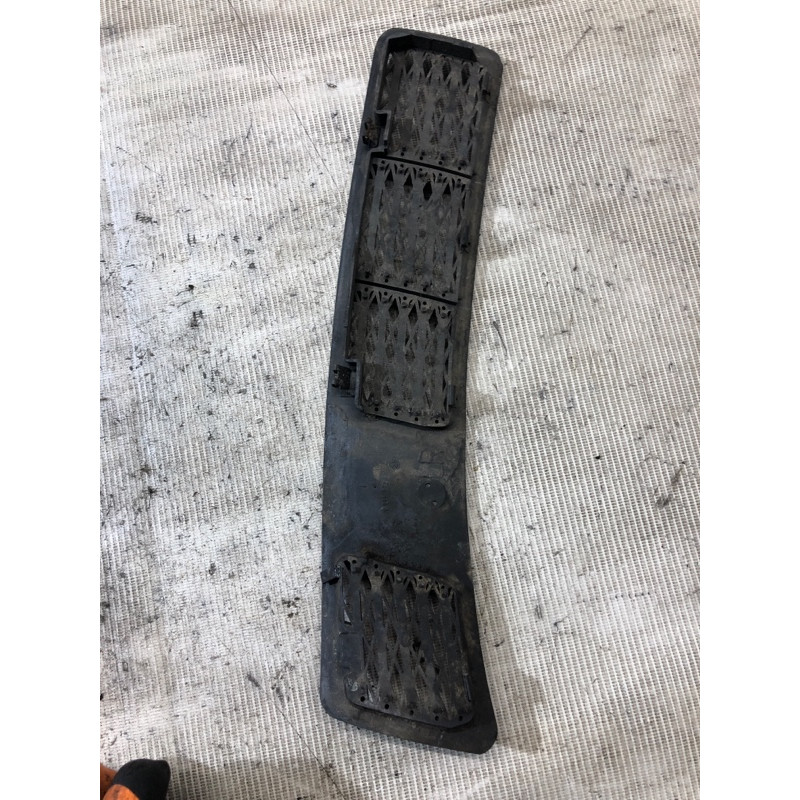 Решетка обдува лобового стекла (салон) BMW 3-series E30 51131904572