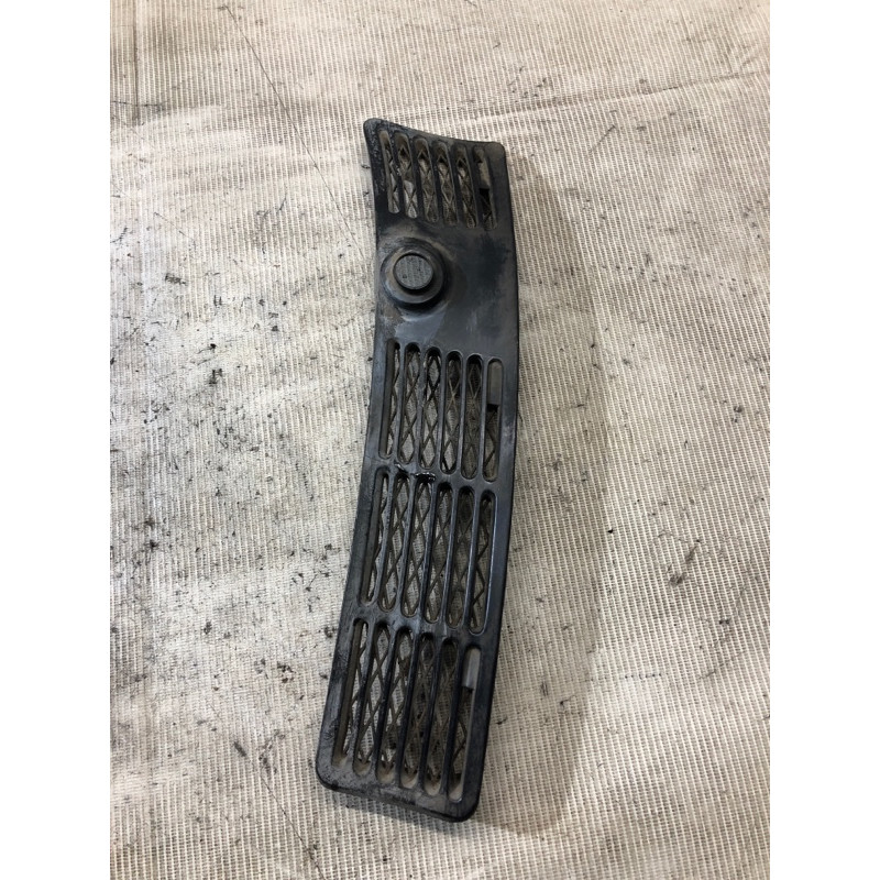 Решетка обдува лобового стекла (салон) BMW 3-series E30 51131904571