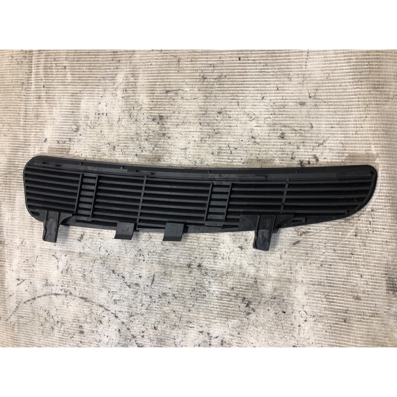 Решетка обдува лобового стекла (салон) BMW 5-series E39 51468172423