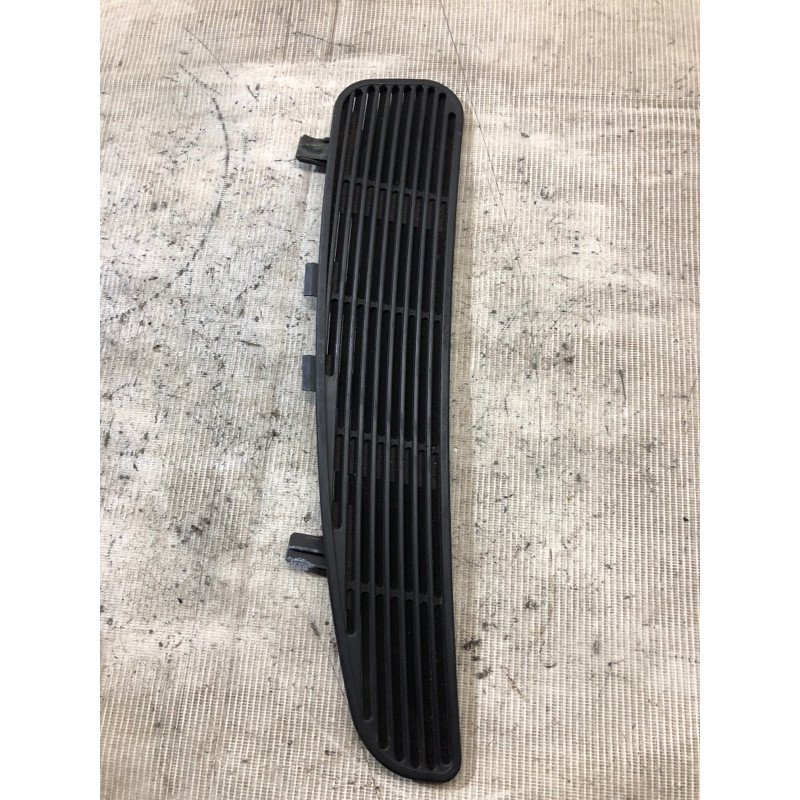 Решетка обдува лобового стекла (салон) BMW 5-series E39 51468172424