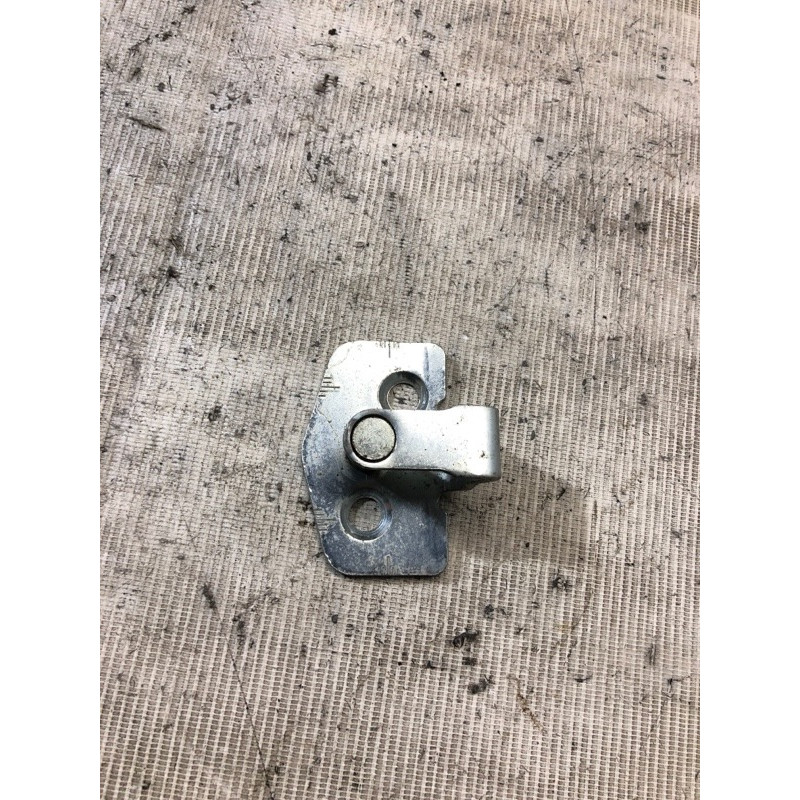 Ответная часть замка двери (кузов и элементы) Opel Vectra C 2005 2.2 SE 158552