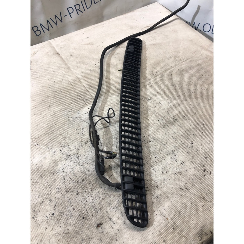 Решетка обдува лобового стекла (салон) BMW 3-series E46 1999 M47D20 51138208484