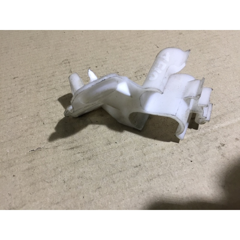 Кронштейн бачка омивача (кузов і елементи) BMW 5-series F10 2013 N63B44 61 66 7 178 750