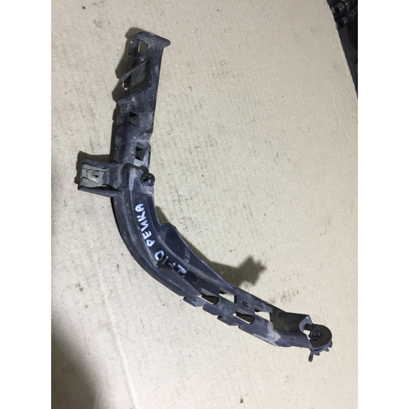 Пластик підкапотний (кузов і елементи) BMW 5-series F10 2013 N47D20 61139238168