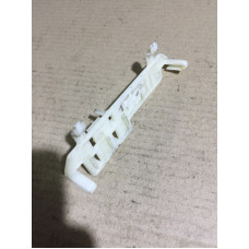 Крепление центральной консоли