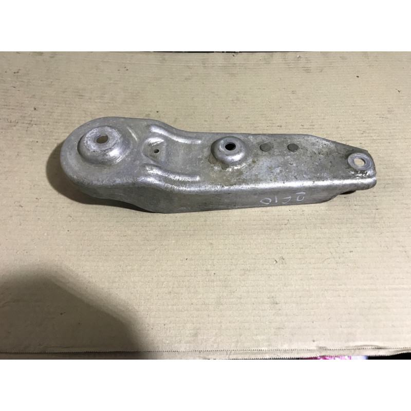 Кронштейн балки (подвеска) BMW 5-series F10 2013 N47D20 33326776150