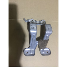 Крепление центральной консоли