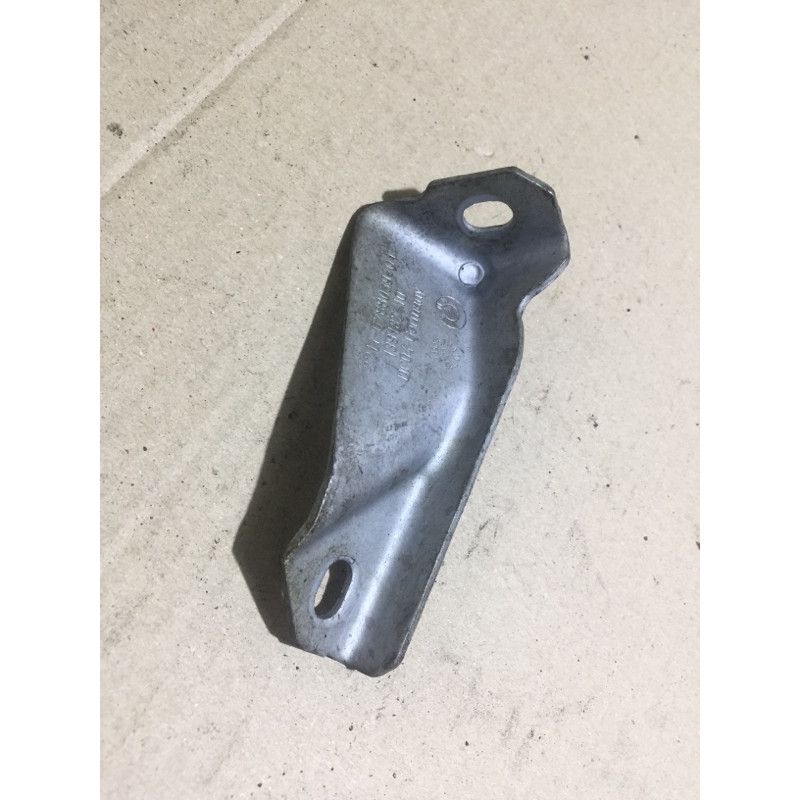 Кронштейн (двигатель и элементы) BMW 5-series F10 2013 N63B44 22116788039