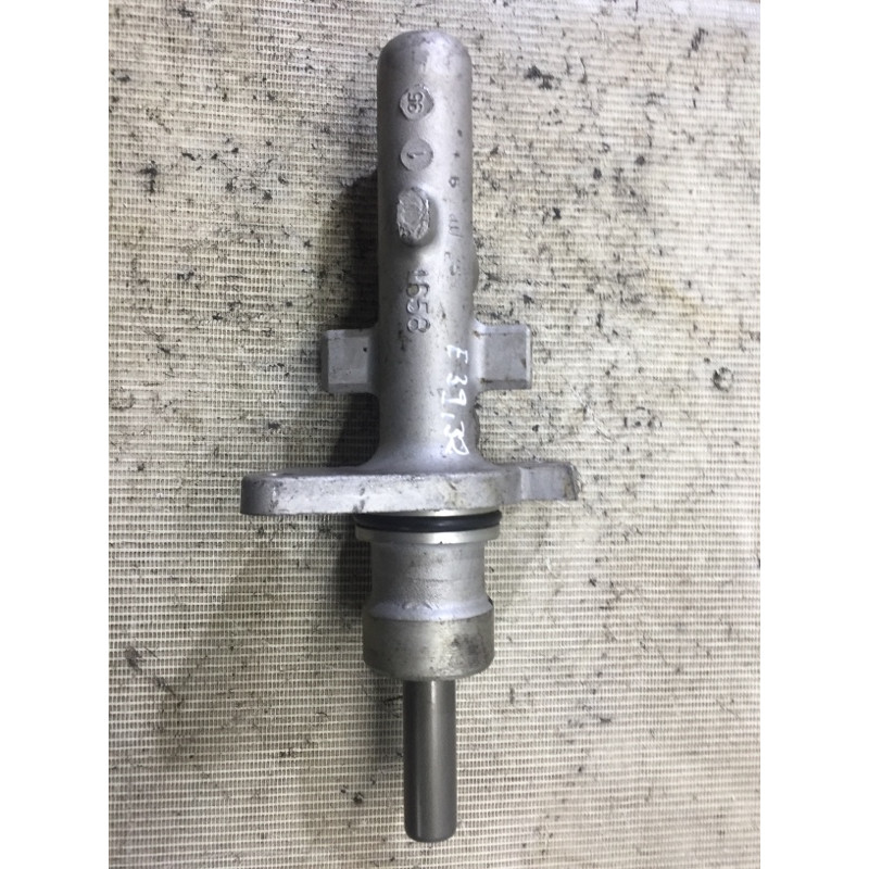 Главный тормозной цилиндр (тормозная система) BMW 5-series E39 34311165543