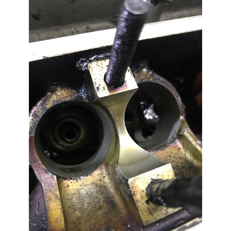 Головка блока цилиндров (двигатель и элементы) BMW 7-series E38 1729334