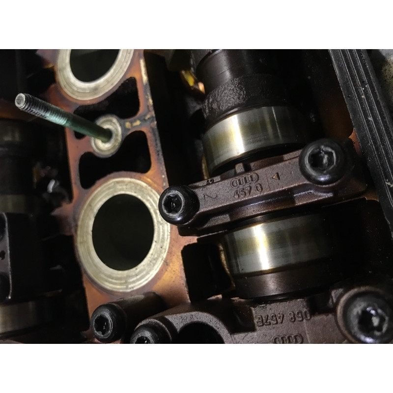 Головка блока цилиндров (двигатель и элементы) AUDI A4 B6 2.4BDV 078103373