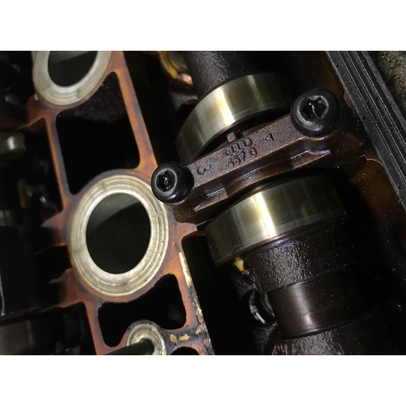 Головка блока цилиндров (двигатель и элементы) AUDI A4 B6 2.4BDV 078103373