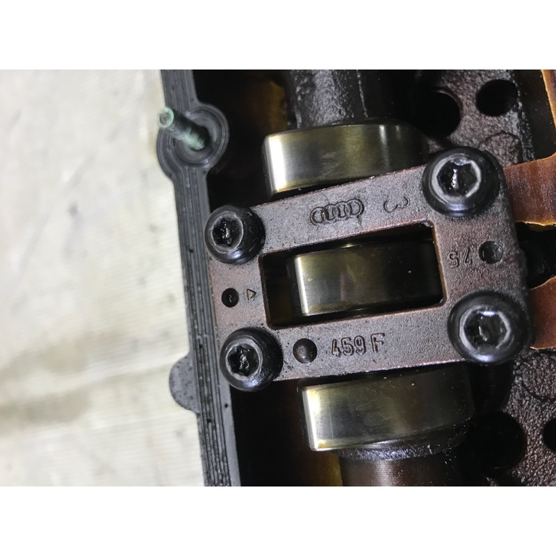 Головка блока цилиндров (двигатель и элементы) AUDI A4 B6 2.4BDV 078103373