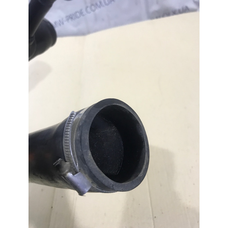 Патрубок (система охлаждения) BMW 3-series E30 M21d24 11 61 2 240 871