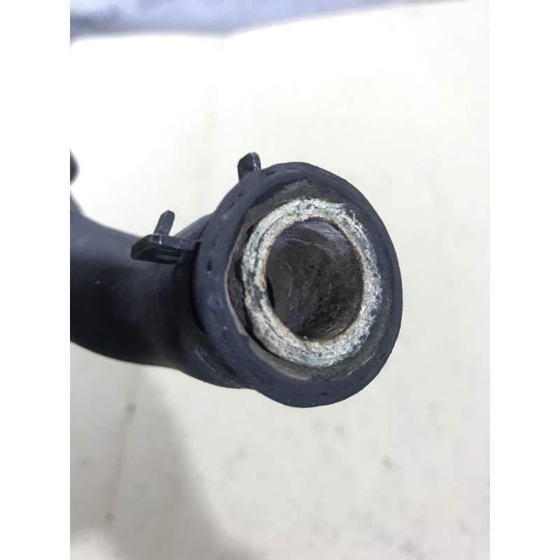 Патрубок (система охлаждения) AUDI A4 B6 2003 1.8 BFB 06B121057A