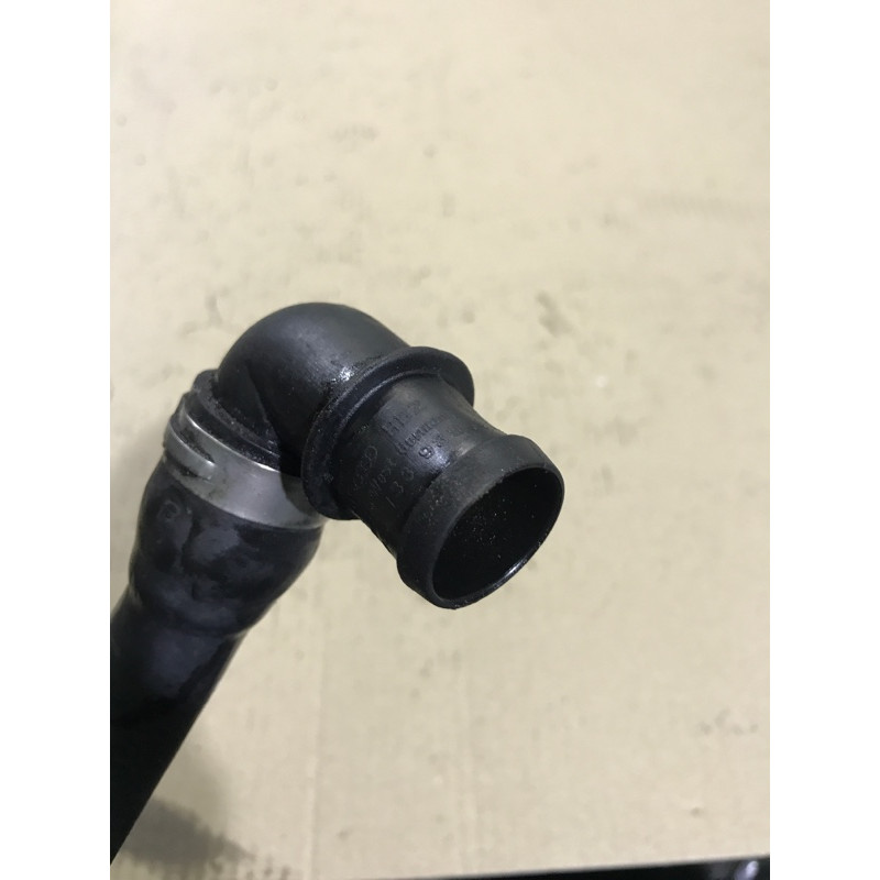 Патрубок (система охлаждения) AUDI A4 B6 2003 1.8 BFB 06B145712A