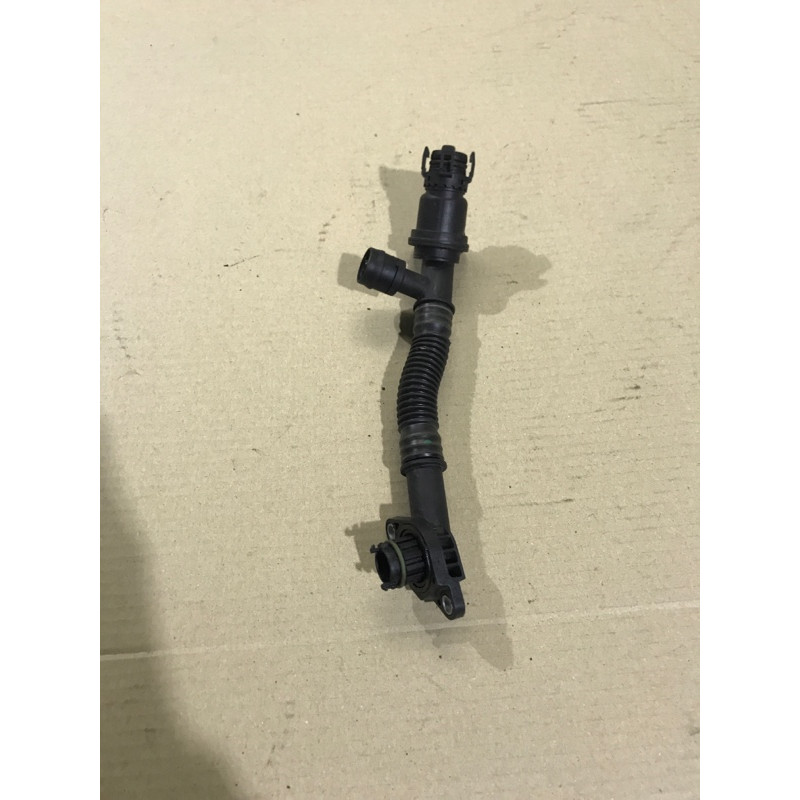 Трубка вентиляции картерных газов (двигатель и элементы) BMW 3-series F30 2013 N26B20 11157646086